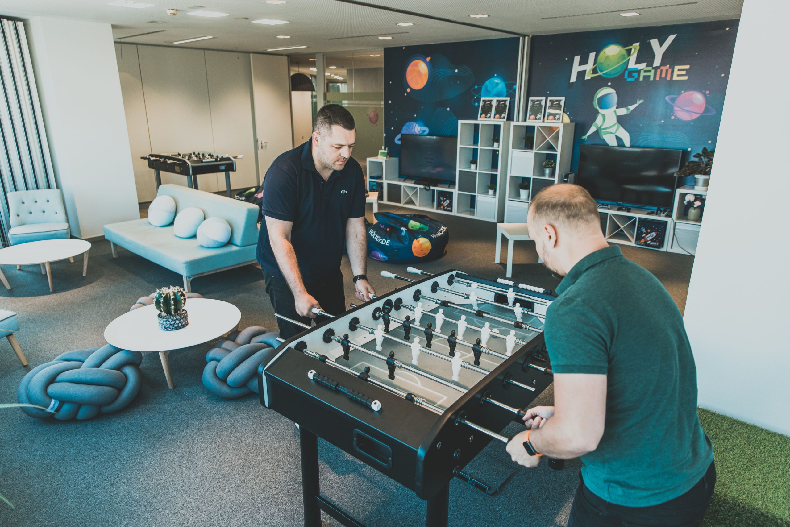 Holycode office fussball.